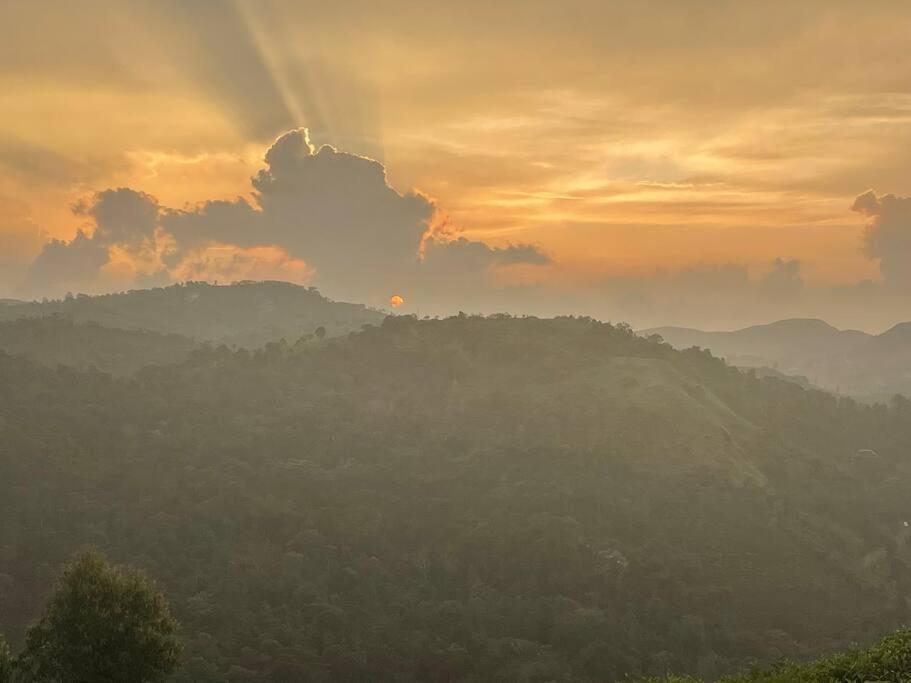 Breezy Point Villa Vagamon Ngoại thất bức ảnh
